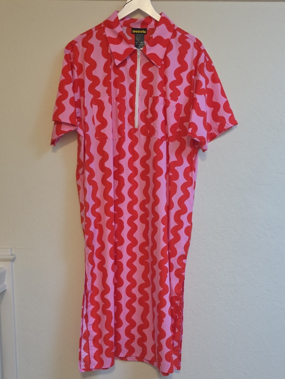 Nooworks Pink and Red Wavy-Stripe Short Sleeve Dress